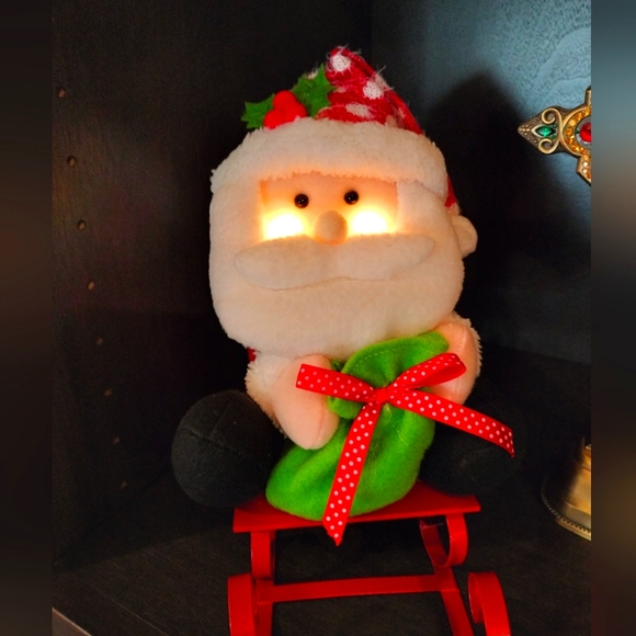 New Avon Santa on Sleigh Light up Decoration - Picture 1 of 5